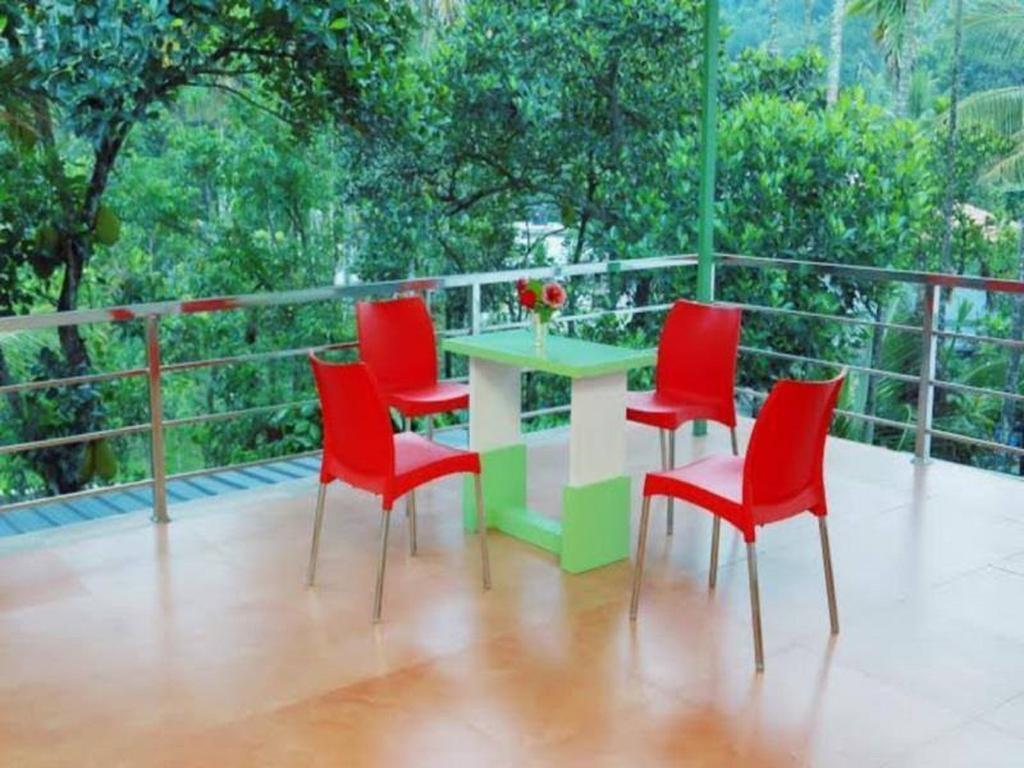 Thekkady Spice Valley Holiday Hotel Ngoại thất bức ảnh